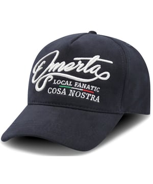 Stijlvol en elegant voor de dag komen doe je met deze topper uit de laatste Local Fanatic collectie. 
Maak je outfit compleet met deze cap van LF Amsterdam. Deze  cap is voor volwassenen en zit heerlijk voor dagelijks gebruik. Het is “one-size”, is aan te passen aan de achterkant. Aan de voorkant van de pet vind je 3D-borduur tekst “Omerta”. - <p><strong>Specificaties:<br /></strong>- Baseball Cap Heren Omerta<br />- Kleur: Navy<br />- Code: LF-CAP-6517<br />- Patroon: 3D-borduur<br />- Seizoen: N.O.O.S.<br />- Materiaal: 100% Katoen<br />- Beschikbare maten: One-Size</p>