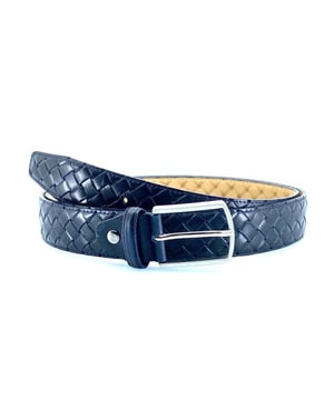 

     Artikel 1363 in kleur 06-Blauw is een prachtige blauwe riem, voor heren, van het merk Alpelle. De voering is leer. 
    
    