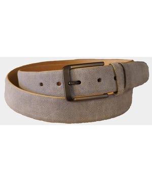 
Melik Riem Blauw Just2ofus 7674108 06 R/S0353 met artikelcode7674108 06 R/S0353 .  van het materiaal 100% Suede. Extra specificaties: , , , , kleur Blauw.