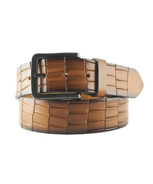 Soms is het tijd om jezelf even te verwennen. Met deze topper van Sixroad lukt dat zeker. Tijdloos en elegant en een hotitem uit de nieuwste collectie van Sixroad.
6road riem 440008-64