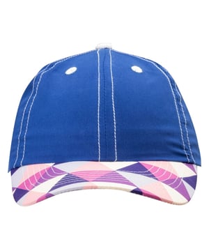 
100% Polyester. Ontwerp: Contraststiksel, Logo, Driehoek. 6 rijige stiksels, merklabel, gebogen rand, geborduurde oogjes.