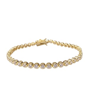 Dit item koop je nu extra voordelig in onze Armbanden outlet waar het altijd Christian sale is. Jouw Christian artikelen het hele jaar in de uitverkoop!
Merk  Christian      Materiaal  Zilver 925 Sterling      Sierstenen  Zirkonia      Sluiting  Bakslot met veiligheidsachtje      Type armband  Schakelarmband      Bewerking  Geel double      Breedte  4 mm      Lengte  18,50 cm      Voor  Dames      EAN  8719878002901    Verlengen en inkorten mogelijk