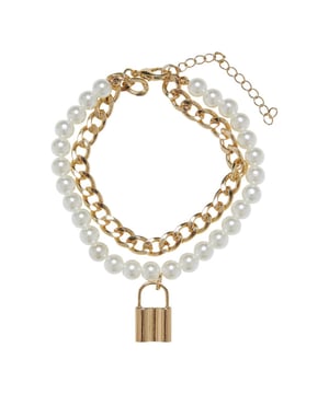 
50% ijzer, 40% kunststof, 10% zink. Schakelketting. Bevestiging: Kreeftsluiting. Ontwerp: Kunstparel, Gelaagd, Hangslot. Verlengketting.