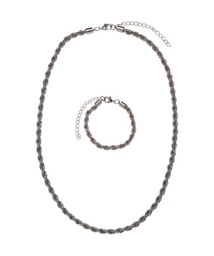 
100% ijzer. Bevestiging: Kreeftsluiting. Ontwerp: Verweven. Inhoud: 1 armband, 1 halsketting.