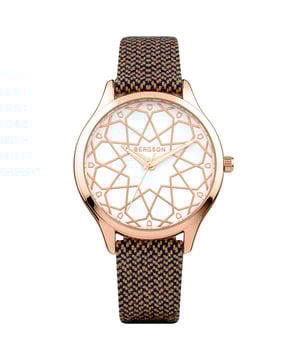 
<p>Het Bergson dameshorloge, model Ocean BGW8621RL34, is een duurzaam en elegant sieraad. Met zijn roségouden accenten en gevlochten polsband van gerecyclede materialen is dit horloge voor dames een chique toevoeging aan elke outfit, perfect voor dagelijks gebruik. De waterdichtheid tot 3 ATM zorgt ervoor dat het horlogebestand bestand is tegen spatten en lichte regen, waardoor het praktisch voor alle gelegenheden is.</p>
<p>Dit Bergson dames uurwerk heeft een kast met een diameter van 36 mm en is niet alleen een prachtig cadeau om te geven, maar ook om te ontvangen. Of het nu een verjaardag is of om jezelf te verwennen, dit horloge straalt elegantie en stijl uit met zijn quartz uurwerk. Kortom, een tijdloos accessoire dat zowel casual als chique outfits complementeert. Je shopt de Bergson dames polshorloge met korting in de uitverkoop.</p>
<h2>Bergson dames horloge in de sale</h2>
<p>Het Bergson dameshorloge is een perfecte mix van stijl en functionaliteit. Met een polsband die