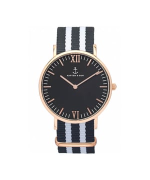 Koop dit Kapten & Son artikel nu met hoge korting op V&D in de online Kapten & Son outlet.
 Merk  Kapten en Son      Materiaal  Stainless Steel 316L      Serie  Campus      Horlogekast  40 mm      Dikte  7 mm      Waterdichtheid  5 ATM      Kleur band  Zwart en wit      Band  Nylon      Breedte band  20 mm      Glas  Mineral crystal      Uurwerk  Quartz      Voor  Dames      EAN  4251145223144
