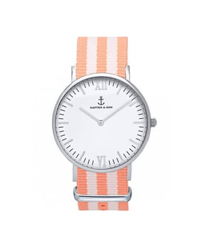 Dit prachtige artikel van Kapten & Son koop je nu voor een zeer lage uitverkoopprijs in onze Kapten & Son outlet.
 Merk  Kapten en Son      Materiaal  Stainless Steel 316L      Serie  Campina      Horlogekast  36 mm      Dikte  7 mm      Waterdichtheid  5 ATM      Kleur band  Oranje en wit      Band  Canvas      Breedte band  18 mm      Glas  Mineral crystal      Uurwerk  Quartz      Voor  Dames      EAN  4251145212100