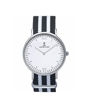 Dit mooie artikel van Kapten & Son koop je op V&D nu met hoge korting!
 Merk  Kapten en Son      Materiaal  Stainless Steel 316L      Serie  Campus      Horlogekast  36 mm      Dikte  7 mm      Waterdichtheid  5 ATM      Kleur band  Zwart en wit      Band  Nylon      Breedte band  18 mm      Glas  Mineral crystal      Uurwerk  Quartz      Voor  Dames      EAN  4251145212148