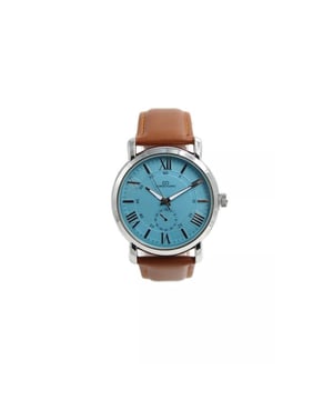 
Giorgio & Dario – Herenhorloge Lichtblauw – Analoog – Leren band – Art.nr. GD230811LBL

 Op zoek naar een stijlvol én betaalbaar herenhorloge? Dit analoge horloge van Giorgio & Dario is een sportieve en elegante keuze voor elke man. De ronde kast in metallic uitvoering geeft het horloge een moderne, luxe uitstraling, terwijl de licht bruine leren band zorgt voor een comfortabele en tijdloze pasvorm.

 De opvallende wijzerplaat met Romeinse cijfers maakt dit horloge uniek, zonder in te leveren op draagbaarheid. Dankzij de klassieke gespsluiting is het horloge eenvoudig om en af te doen. Dit horloge toont alleen de tijd – puur, stijlvol en overzichtelijk.

  Herenhorloge van Giorgio & Dario
 Kast: rond
