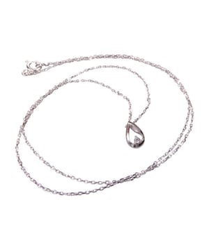 Dit mooie artikel van Christian koop je op V&D nu met hoge korting!
 Merk  Christian      Materiaal  14 karaat goud      Siersteen  Zirkonia      Type schakel  Anker schakel      Speciaal  Handgemaakt      Type hanger  Druppel      Afmetingen  7 x 5 mm      Lengte ketting  45 cm      Voor  Dames, Heren      EAN  8719878003557