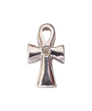 Scoor deze nieuwe outfit van Christian nu in de Christian sale met hoge korting!
 Merk  Christian      Materiaal  14 karaat wit goud      Siersteen  Zirkonia      Type hanger  Egyptische kruis      Speciaal  Handgemaakt      Afmetingen  13 x 7 ½ mm      Voor  Dames, Heren      EAN  8719878006305