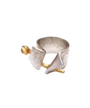 Altijd in de Christian uitverkoop op V&D. Dit item koop je nu met flinke korting in de Christian outlet!
Merk  Christian      Materiaal  Zilver 925 Sterling      Edelsteen  Citrien      Model  Kunstwerk      Detail  Handgemaakt      Afwerking  Doublé, goud en verzilverd      Lengte  16,30 mm      Maat  18 ½      Voor  Dames      EAN  8719878005117    In elke ringmaat mogelijk.