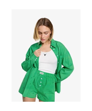 
Alix The Label dames bloes met lange mouwen in de kleur groen met geruit motief
Oversized blouse cut from a rich poplin fabric.
Designed with an all-over "ALIX" check print.
Featuring chestpockets and a small "ALIX" label.
Combine with my matching shorts for a complete look.
100% Cotton
30 Degrees care wash
Oversized fit
Button front closure & cuffs
Length slightly over the hips
Long sleeve
Pocket at the chest

