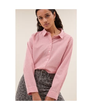 
Kleur: red pinstripe<br>
Materiaal: 100% cotton