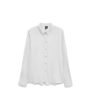 
Deze prachtige off-white blouse van Vero Moda is een echte must-have voor elke vrouw die stijlvol en comfortabel gekleed wil gaan. De blouse heeft lange mouwen en een elegante pasvorm die mooi om het lichaam valt. Gemaakt van 100% viscose, voelt de stof heerlijk zacht en licht aan op de huid. Perfect voor zowel formele als informele gelegenheden. Combineer deze blouse met een mooie broek of rok voor een vrouwelijke look. Bestel nu deze tijdloze en trendy blouse  en creëer moeiteloos verschillende stijlvolle outfits.