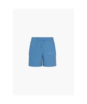
Ga voor een sportieve en stijlvolle look met onze Varsity korte broek in een tijdloos blauw. Deze korte broek is geïnspireerd op de klassieke varsity-stijl en biedt ultiem comfort en veelzijdigheid voor elke dag.