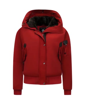 De laatste maten van dit topitem uit onze Gentile Bellini outlet, scoor je met een flinke korting. Het is altijd Gentile Bellini sale in de Dames Jassen Outlet outlet op V&D.
Gewatteerde Jas Kort Dames met Capuchon - 8815 - Rood - <p><strong>Productinformatie:</strong></p>
<ul>
<li>Gewatteerde jas kort dames met capuchon</li>
<li>Heeft een mooie rode kleur</li>
<li>Gemakkelijk te combineren met vele outfits</li>
<li>Comfortabel en warm model, perfect voor de winter</li>
<li>Kort model met een normale pasvorm</li>
<li>Het materiaal bestaat uit polyester</li>
<li>De voering bestaat uit 75% polyester 25% katoen</li>
<li>Heeft een rits met knopen als sluiting</li>
<li>Het model heeft 2 jaszakken en geen binnenzakken</li>
<li>De capuchon is niet afritsbaar</li>
<li>Voorgedrukte knopen / rits aan capuchon.<br />Zelf uit te breiden met bontkraag (wordt niet meegeleverd)</li>
<li>Breng hem naar de stomerij voor een maximale levensduur</li>
<li>Kan ook gewassen worden op 30 graden</li>
<li>Verkrijgbaar in de maten  S – M – L – XL</li>
</ul>