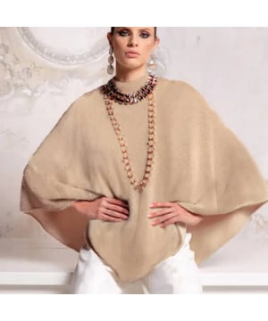 
Poncho VALERY  (https://www.glamuse.com/eu/fr/valery.html)Fiordaliso (https://www.glamuse.com/eu/fr/valery-fiordaliso-co-6042-m-185.html)


 * •Bonteffect
 * •Losse, ontspannen pasvorm
 * •Kraag 

Over Fiordaliso: Ontworpen om te voldoen aan de behoeften van elke vrouw aan stijl en comfort, combineert Fiordaliso verfijnde, hoogwaardige Italiaanse materialen en brengt elegant gesneden ontwerpen tot leven.