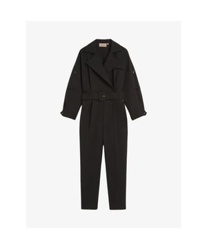 
Mooie classy zwarte dames Josh V jumpsuit. De jumpsuit hebt een brede zoon en kan je los halen als je wat langer bent.
ype jumpsuit Jumpsuit
Halslijn Blazerkraag
Mouw Lange mouwen
Sluiting Binnenknoop, Haak- en oogsluiting, Ritssluiting
Elastische tailleband Ja
Verlengbare zoom Ja
Zakken Achterzakken, Klepzak, Steekzakken
Kleur fournituren Zwart
Materiaal 76% , 20% Viscose, 4% Elastaan
LENZINGâ„¢ ECOVEROâ„¢ is een eco-vezel met een lage impact op het milieu. De vezels zijn afkomstig uit bossen die op een verantwoorde manier beheerd zijn. Tijdens de productie wordt er minder water gebruikt en worden chemicaliÃ«n hergebruikt.
Stretch Met stretch
Fit Loose fit, Straight fit
Lengte Bovenstuk 45 cm in maat M
Binnenbeenlengte 66,5 cm in maat M
Model (foto) Het model is 175 cm en draagt maat S
De JOSH V Ivessa jumpsuit in de kleur Black is al een tijdje favoriet in meerdere JOSH V collecties. De jumpsuit is gemaakt van gerecycled polyester, LENZINGâ„¢ ECOVEROâ„¢ viscose en stretch. De pasvorm is losvallend en kan met behulp van de bijgeleverde riem mooi getailleerd worden. Je sluit de jumpsuit door middel van een rits en binnenknopen. Je kunt de jumpsuit met lange en korte mouwen dragen. Door middel van een afneembare sleeve strap kun je de mouwen namelijk eenvoudig oprollen.