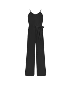 
LADY DAY Janna vind je nu op To Be Dressed. Prachtig en uniek item van premium travelkwaliteit en gemaakt van de volgende materialen: 80% Polyamide 20% EA. De Janna is een lange jumpsuit met spaghetti bandjes en rechte, lange pijp. Het heeft een v-hals en ceintuur met riemlussen om de taille.