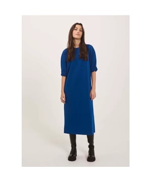 
<p><span>Sawyer new dress is a long dress with short sleeves and slit in the back.</span><br><br><span>Material: 60% polyester, 35% rayon, 5% elestane</span></p>