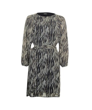 Dit item van Poools vind je nu in de uitverkoop in onze Poools outlet!
Poools jurk 233222 - B3400