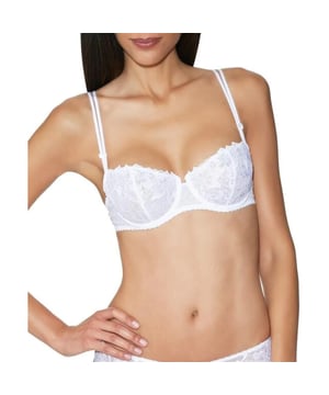 
Wandering Love Balconnet Bh | Materiaal info: 45% polyester 40% polyamide 15% elastaan | Wasinstructie: Handwas niet geschikt voor de droger