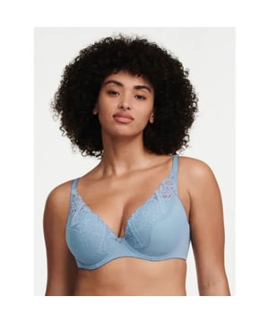 
C17Q20 - Chantelle Orangerie Dream Plunge Push-Up Bra

Betoverende Elegantie en Comfort:

Ontdek de onweerstaanbare aantrekkingskracht van de C17Q20 - Chantelle Orangerie Dream Plunge Push-Up Bra. Deze bh met plunge-effect is niet zomaar lingerie; het is een uiting van elegantie en comfort, ontworpen om je zelfvertrouwen te vergroten en je natuurlijke schoonheid te accentueren.

Belangrijkste Kenmerken:


 * Verleidelijk Plunge-Effect: De C17Q20 Plunge Push-Up Bra uit de Orangerie Dream-collectie heeft een verleidelijk plunge-effect, waardoor het de perfecte keuze is voor diep uitgesneden outfits. Het tilt en vormt je decolleté voor een betoverende uitstraling.
 * Subtiel Push-Up Effect: Deze bh biedt een subtiel push-up effect, waardoor je rondingen op een natuurlijke manier worden benadrukt. Het resultaat is een prachtige, gevormde look.
 * Luxe en Comfort: De zachte stoffen en het doordachte ontwerp zorgen voor een luxueus gevoel en ultiem comfort, waardoor deze bh ideaal is voor dagelijks gebruik.Samenstelling:


 * Product: C17Q20 - Chantelle Orangerie Dream Plunge Push-Up Bra
 * Materialen: De exacte samenstelling kan variëren, maar typische materialen omvatten een mix van polyamide, elastaan en polyester voor een perfecte balans tussen flexibiliteit en duurzaamheid.Grondstoffen:

Zorgvuldig geselecteerde grondstoffen dragen bij aan het luxueuze gevoel van de C17Q20 - Chantelle Orangerie Dream Plunge Push-Up Bra. Elke stof is gekozen vanwege zijn zachte aanraking en comfort op de huid.

Wasvoorschriften:

Om de schoonheid van je Chantelle Orangerie Dream Plunge Push-Up Bra te behouden, volg je deze eenvoudige wasvoorschriften:


 * Zachte Was: Was de bh met de hand in koud water met een mild wasmiddel om de delicate stoffen te beschermen.
 * Liggend laten drogen: Laat de bh plat drogen om de vorm te behouden en mogelijke vervorming te voorkomen.
 * Vermijd Wringer: Om de elasticiteit van de stof te behouden, vermijd het uitwringen of knijpen van de bh.Beleef de Betovering:

Bestel nu de C17Q20 - Chantelle Orangerie Dream Plunge Push-Up Bra en beleef de perfecte combinatie van betovering en comfort die je dagelijkse lingerie naar een hoger niveau tilt!