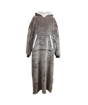 
De Unique Living hoodie is ideaal voor de koudere herfst- en winterdagen op de camping of thuis! De hoodie is gemaakt van polyester en kan door iedereen gedragen worden! De hoodie is heerlijk zacht van binnen en zit hierdoor erg comfortabel. Verder is de hoodie voorzien van een buidelzakje, ideaal voor een paar kleine spulletjes. Heb jij het snel koud? In deze hoodie van Unique Living niet meer! De hoodie is verkrijgbaar in meerdere leuke kleuren!De belangrijkste informatie op een rijtje:- Ideaal voor de koude herfst- en winterdagen- Comfortabel model- Voorzien van een buidelzakje- Artikelen zijn per stuk te bestellenOver Unique LivingUnique Living heeft een uitgebreid assortiment aan sierkussens, kussenhoezen en tafeltextiel. De designs zijn stijlvol en tijdloos. De collectie varieert van rustige prints met sierlijke teksten tot hippe placemats die van elke eettafel een feestje maken. Je kunt de artikelen van Unique Living gebruiken als trendy details in de woonkamer of als blikvangers voor in uw buitenruimtes. Het assortiment is heel veelzijdig.  - Afmeting: 75x150 - Kleur: Taupe - Materiaal: Polyester