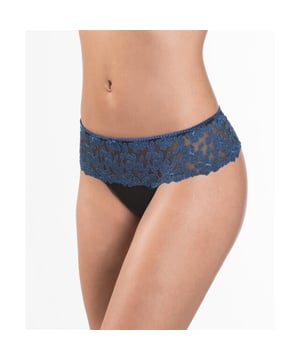 
Aubade Femme Charmeuse String | Materiaal info: 45% polyester 40% polyamide 15% elastaan | Wasinstructie: Handwas niet geschikt voor de droger