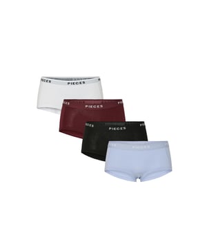 
De Pieces dames hipster PCLOGO 4-pack biedt stijl en comfort in één set. Gemaakt van zacht biologisch katoen, zijn deze hipsters een milieuvriendelijke en comfortabele keuze voor elke dag. De eenvoudige, maar stijlvolle ontwerpen met het Pieces-logo maken ze ideaal voor dagelijks gebruik.