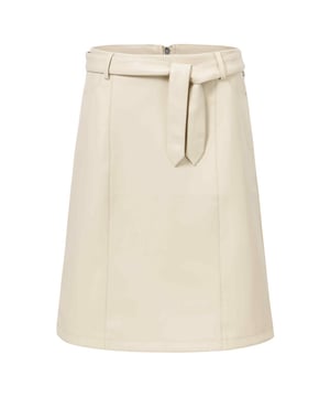 
"Maak je klaar om je stijlspel naar een hoger niveau te tillen met onze nieuwste must-have: de Regular Fit PU Rok. Deze trendy rok heeft een strak design en een comfortabele regular fit die je figuur flatteert. De rok is aan de achterkant gesloten met een rits voor gemakkelijk aan- en uittrekken en heeft riemlussen voor extra veelzijdigheid. Compleet met insteekzakken aan de voorkant en een merkmetalplaatje voor een vleugje elegantie, wordt deze rok ook geleverd met een aparte riem om een extra chique detail aan je outfit toe te voegen. Upgrade vandaag nog je garderobe met de Regular Fit PU Rok!" 100% polyurethane