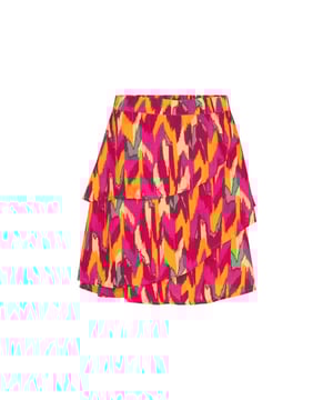 
Deze multicolor rok van het merk Lofty Manner is een absolute must-have voor elke modieuze dame! Gemaakt van 100% polyester, biedt deze korte rok niet alleen een comfortabele pasvorm, maar ook een prachtige uitstraling. De verschillende kleuren in de rok geven het geheel een speelse en opvallende look. Of je nu een dagje gaat winkelen of een avondje uit gaat, met deze rok maak jij gegarandeerd een fashion statement. Combineer hem met een basic top en sneakers voor een casual look of draag hem met een blouse en hakken voor een elegante uitstraling. Met deze multicolor rok voeg je zonder twijfel een vleugje kleur en stijl toe aan je garderobe. Shop hem nu !