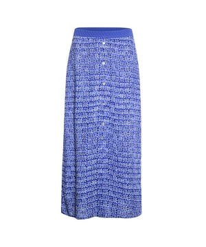 Maak nu de blits met dit topitem van de nieuwe collectie van Poools. Helemaal van deze tijd en makkelijk te combineren.
Poools rok 313181 - Blue/Ivory