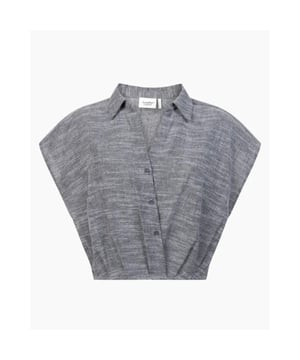 
<p><span>Mouwloze croptop van het merk Another Label.</span><span> De top heeft een licht gestructureerde stof en een schuine voorsluiting. </span><span>Combineer het met de Florine pants voor een complete look.</span></p>
<div class="Rte">
<ul>
<li>Stofsamenstelling:<span> </span><span> 70% katoen, 30% linnen</span>
</li>
<li>Pasvorm: valt normaal. Twijfel je over de maat? Neem contact met ons op en we helpen je graag verder! </li>
</ul>
</div>