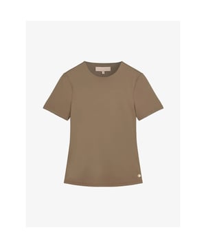 
Josh V t-shirt met korte mouwen in de kleur bruin.
Type top T-shirt
Halslijn Ronde hals
Mouw Korte mouwen
Materiaal 91% Polyamide, 9% Elastaan
Materiaaleigenschap Geborduurde details, Jersey, Soft touch
Stretch Met stretch
Fit Aansluitend
Lengte 58,5 cm in maat M
De JOSH V Emily dames top in de kleur Mink is dÃ© perfecte basic voor in je garderobe. Deze aansluitende jersey top met stretch en korte mouwen is tijdloos en combineer je eindeloos. Van een mooie basislaag onder je damespak tot een mooie basic top tijdens warmere dagen, deze stretchy top wordt jouw favoriete basic. Een uniek detail is het geborduurde JOSH V logo aan de achterzijde. De top is verkrijgbaar in meerdere kleuren die je perfect combineert met de andere items uit de collectie van JOSH V.