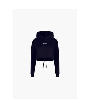 
De daily crop hoodie in de kleur zwart en wit is perfect te combineren met de bijpassende daily pants. De ideale outfit om lekker te relaxen. Je kunt het vrijwel bij iedere gelegenheid dragen. De daily crop hoodie zit comfortabel en het ademt goed, dat maakt de aanschaf van de daily crop hoodie een prima investering, naast het feit de daily crop hoodie ook nog eens heerlijk zit. De daily crop hoodie heeft een koordsluiting aan de achterzijde en heeft Black Donkey geborduurd op de voorzijde. De daily crop hoodie is gemaakt van 100% katoen.