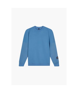 
Omarm stijl en comfort met onze Mylene Oversized Sweater in een zachte lichtblauwe tint. Deze sweater is jouw ultieme metgezel voor ontspannen dagen en trendy streetstyle looks.