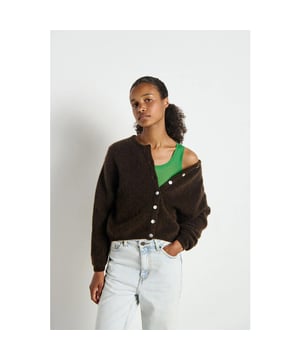 
Kleur: CAFE CHINE <br>
Materiaal: 34% alpaca, 34% wol, 29% polyamide, 3% elastaan