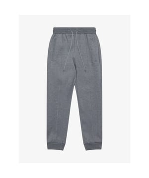 
Mannen fleece joggingbroek. Heerlijk warm en stijlvol. De kleur is grijs. Combineer deze Antony Morato joggingbroek met de bijpassende joggingvest om als joggingpak te dragen. Comfy en toch stijlvol voor dagelijks.
A must-have in every wardrobe, Antony Morato fleece trousers will quickly become the best allies of your comfy looks. Made of soft elastic scuba fabric, they have a regular fit and are finished with matching central seams that lend the garment a more structured design. An extra dose of comfort is ensured by the drawstrings with elastic at the waist and the elastic at the bottom of the leg. The side pockets and the logoed metal plaque, sewn on the back pocket, complete the model.
Composition:74% VISCOSE 20% POLYESTER 6% ELASTANE