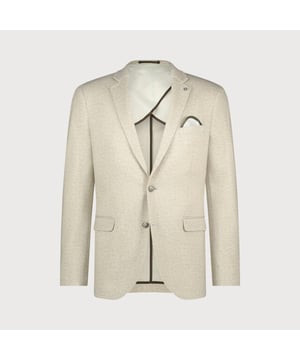 
<p>Dit colbert met microdessin biedt een verfijnde uitstraling met een subtiel patroon dat elke outfit net dat beetje extra geeft. De lichte en ademende stof zorgt voor optimaal draagcomfort, terwijl de moderne pasvorm geschikt is voor zowel zakelijke als casual gelegenheden. Perfect te combineren met een chino of jeans voor een veelzijdige look.</p>

<ul>
	<li>Subtiel microdessin </li>
	<li>Ademende stof voor extra comfort</li>
	<li>Moderne pasvorm </li>
	<li>Geschikt voor zowel formele als casual combinaties</li>
</ul>

<h3> </h3>