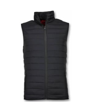 
Exclusieve trendy Heren Bodywarmer van het merk Y Chromosome. Deze Bodywarmer wordt gemaakt van een zeer hoogwaardige kwaliteit polyester. Deze Urban Jack heeft uitstekende afwerking en pasvorm.  - <p><strong><strong><strong>Specificaties:</strong><strong><br /></strong></strong></strong>- Heren Bodywarmer<br />- Kleur: Zie afbeelding<br />- Lengte: Kort<br />- Pasvorm: Slim Fit<br />- Patroon: Blanco<br />- Sluiting: Rits<br />- Materiaal: 100% Nylon<br />- Voering: 100% Polyester<br />- Zakken: 2 Jaszakken, 2 Binnenzakken<br />- Seizoen: Voorjaar, Herfst<br />- Wasvoorschrift: Stomerij<br />- Beschikbare Maten: XS - S - M - L - XL - XXL<strong><br /><br /></strong></p>
