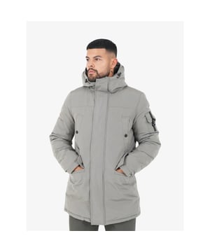 
De Sixth June Buckle Parka heeft een grijze kleur. De jas heeft zakken, een ritssluiting en buckle detail op de zak op de mouw. De jas heeft een capuchon. 				

Pasvorm: Dit item valt klein. Wij raden een maat groter aan.