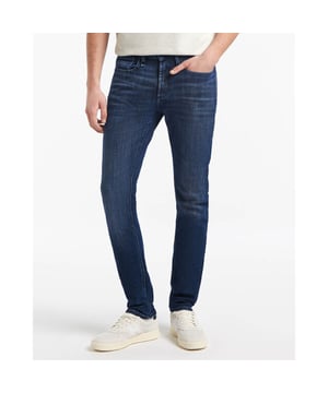 
- Over het Merk: Denham is een in Nederland opgericht denimmerk dat in 2008 werd opgericht door Engelse jeanmaker Jason Denham. Het merk staat bekend om zijn unieke en eigenzinnige ontwerpen. De kleding van Denham is gemaakt van hoogwaardige materialen, zoals denim, katoen en wol. Het merk biedt een breed scala aan items aan, waaronder jeans, jassen, broeken, truien, overhemden en accessoires. De ontwerpen van Denham zijn vaak geïnspireerd door de Amerikaanse en Japanse denimcultuur. Het merk gebruikt unieke stijlelementen, zoals contrasterende stiksels, vintage wash en oversize pasvormen, om een unieke en eigenzinnige uitstraling te creëren.