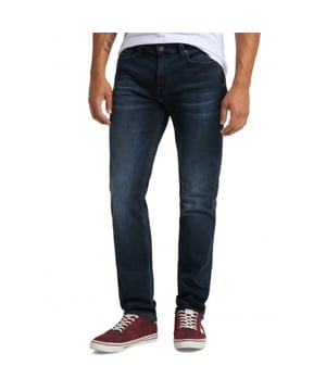 
<p><strong>Mustang Jeans - Vegas 3122-1008948</strong></p>
<p>Mooie stretch denim  van Mustang model Vegas. De slanke pasvorm en de lichte used wassing met kreukeffecten zorgen voor een modieuze look. Qua comfort loopt de denim voorop dankzij de verwerking van comfortabele stretchkatoen met T400 elastomeer.</p>
<ul>
<li>Modern Tapered fit</li>
<li>Medium rise</li>
<li>Ritssluiting</li>
<li>92% Katoen / 6% T400 Elastomeer/ 2% Elasthan</li>
<li>Kleurnummer: 883 (3122 1008948-5000 Denim Blue )</li>
</ul>