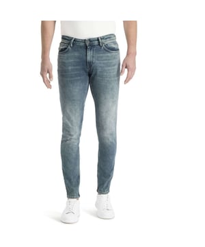 Scoor dit prachtige Purewhite item nu in de uitverkoop in de Purewhite outlet op V&D.
The Jone slimfit Jeans in Blue denim van Pure White. Een stoere jeans met medium hoge tailleband en ritssluiting. Heeft een superslim aangesloten pasvorm en smalle pijpen. Gemaakt van supertretchy denim die stevig maar ook soepel aanvoeld. Deze Joneis midden blauw met used wassing. The Jone valt normaal uit in de maat..