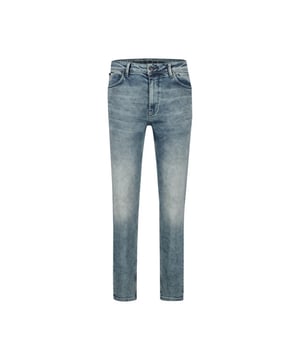
De perfecte blend van comfort en stijl, dat is waar de Pure White Men skinny fit jeans voor staat. Deze jeans in een stoere blue denim kleur is een absolute must-have voor elke moderne man. Het 5-pocket model zorgt voor een tijdloze uitstraling, terwijl de slim fit pasvorm zorgt voor een trendy en eigentijdse look. Gemaakt van hoogwaardig materiaal, namelijk 98% katoen en 2% elastaan, biedt deze jeans zowel flexibiliteit als duurzaamheid. Of je nu een casual dagje hebt of een avondje uit gaat, deze jeans is geschikt voor elke gelegenheid. Voeg deze Pure White Men skinny jeans toe aan je garderobe en ervaar het ultieme comfort én stijl. Bestel nu bij Nummerzestien en geniet van een onmisbaar item in je kledingcollectie!