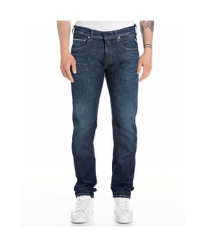 
- Over het Merk: Replay is een Italiaans kledingmerk dat in 1978 werd opgericht door Claudio Buziol. Het merk staat bekend om zijn trendy en casual ontwerpen, die zijn geïnspireerd door de urban lifestyle. De kleding van Replay is gemaakt van hoogwaardige materialen, zoals katoen, denim en leer. Het merk biedt een breed scala aan kleding aan, waaronder jeans, truien, jassen, broeken, shorts en accessoires. De ontwerpen van Replay zijn vaak geïnspireerd door de urban lifestyle. Het merk gebruikt moderne stijlelementen, zoals comfortabele pasvormen, trendy prints en opvallende logo's, om een ​​trendy en casual uitstraling te creëren.