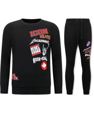Nu extra voordelig in onze Herenkleding Outlet outlet, dit hippe item uit onze LF Amsterdam sale! Laatste maten dus ben er snel bij want op=op!
Exclusieve Joggingpak Heren - ICON Rocks - Zwart - <p><strong>Specificaties:<br /></strong>- Exclusieve Joggingpak Heren<br />- ICON Rocks<br />- Kleur: Zwart<br />- Artikel code: 11-6508Z <br />- Seizoen: Voorjaar / Najaar<br />- Zakken Vest: 2 Steekzakken<br />- Mouwen: Lange Mouw<br />- Zakken broek: 2 Steekzakken<br />- Kwalitatief Hoogwaardige Afwerking<br />- Materiaal: 84% Katoen en 16% Polyester<br />- Weefsel: Dun geweven<br />- Pasvorm: Slim Fit<br />- Pasvorm broek: Slim Fit<br />- Wasvoorschrift: Machinewas 30 graden, Binnenste buiten wassen (Niet in de droger)<br />- Beschikbare maten: S - M - L - XL - XXL </p>
<p><span style="vertical-align: inherit;"><strong><b>Local Fanatic</b></strong>is een jong merk voor modebewuste mannen die aandacht besteden aan kleding en uiterlijk met de Allure en Glamour. Kenmerkend van het merk zijn de zeefdruk- en digitaal prints die gegarandeerd staan voor kwaliteit van vooruitstrevende stoffen in Italiaanse pasvormen.</span></p>