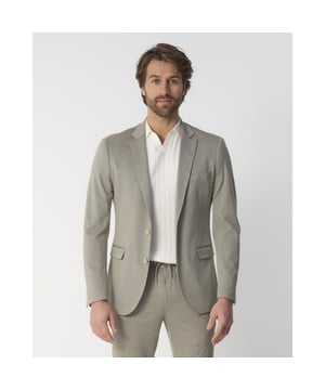 
Runway PARTY - Mix & Match Colbert Romeo combineert stijl met veelzijdigheid. Dit groen uni colbert is vervaardigd uit een geweven stof en sluit met twee knopen. Het biedt klepzakken en een handige binnenzak voor je essentials. De enkele split zorgt voor extra bewegingsvrijheid. Runway PARTY staat voor trendy en moderne herenmode, waar kwaliteit en stijl samenkomen in elk kledingstuk. - Over het Merk: Runway for Party People, de naam zegt het al een beetje, dit zijn kleding en accessoires voor de jonge mannen die een feestje hebben. Runway Party is uitermate geschikt voor jongens om jouw outfit met een gala, zoals het eindgala van de middelbare school, compleet te maken